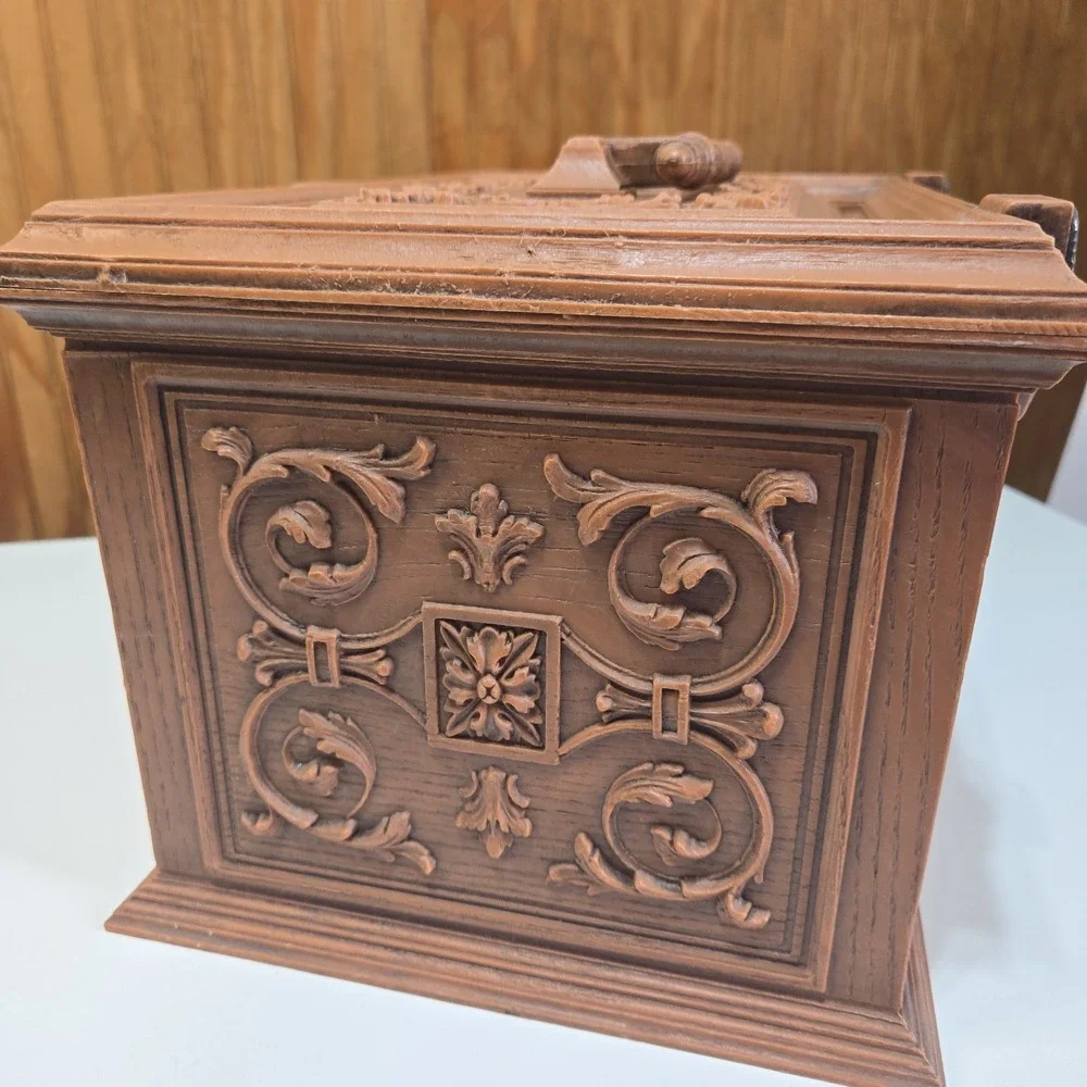 Vintage 1970's Max Klein Brown Faux-Wood Plastic Sewing Box (15